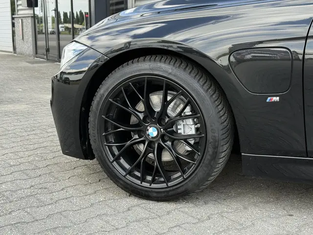 BMW 3 Serie 330e M Sport 2016 Hybride Benzine 22