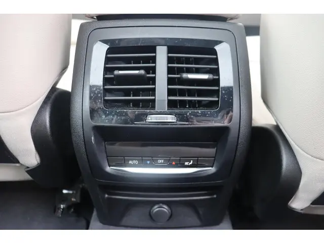 BMW X3 xDrive20i High Executive 2018 Benzine 14