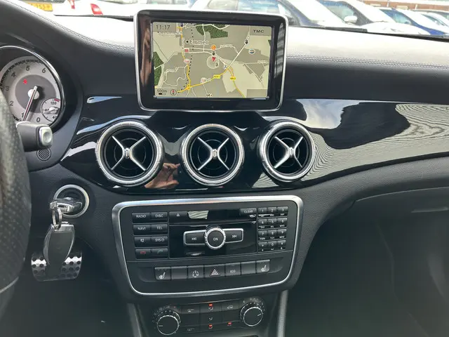 Mercedes-Benz CLA 250 Edition 1 2013 Benzine 9