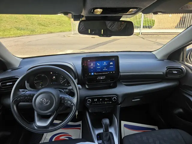 Toyota Yaris 1.5 Hybrid 115 Active 2024 Hybride Benzine 9