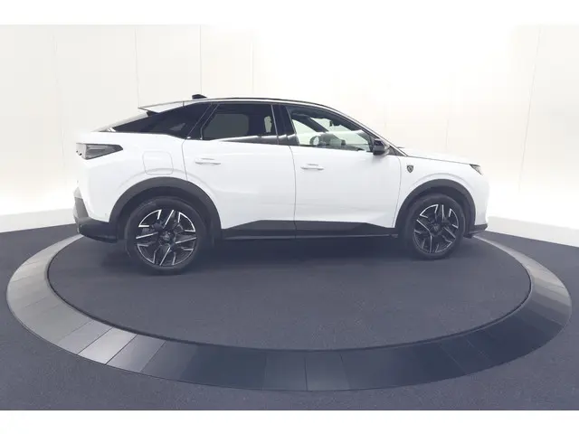 Peugeot 3008 1.2 Hybrid 136 GT 2024 Hybride Benzine 8