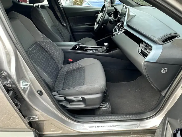 Toyota C-HR 1.8 Hybrid Executive 2022 Hybride Benzine 20