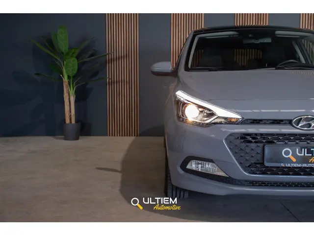 Hyundai i20 1.2 HP i-Motion Premium 2015 Benzine 18