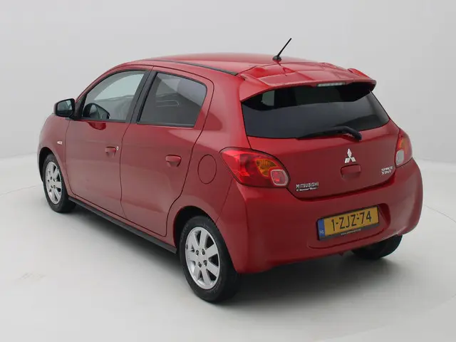 Mitsubishi Space Star 3