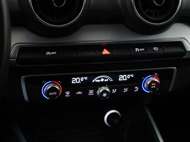 Audi Q2 1.0 TFSI Design Aut- 2018 Benzine 10