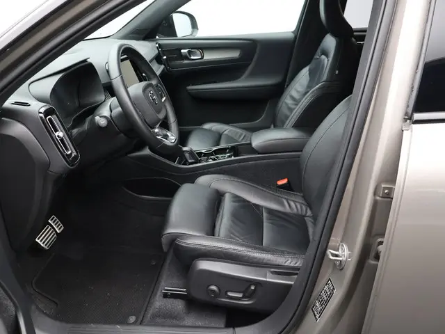 Volvo XC40 1.5 T4 Recharge R-Design 2022 Hybride Benzine 7
