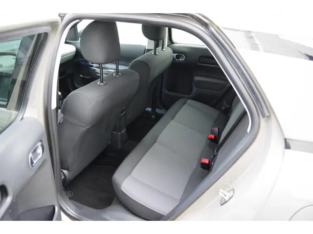 Citroën C4 Cactus 1.2 PureTech Shine 2017 Benzine 11