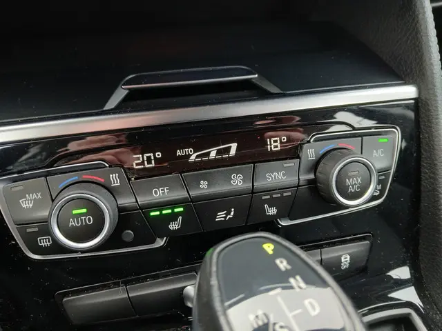 BMW 2 Serie Active Tourer 220i Luxury 2015 Benzine 24