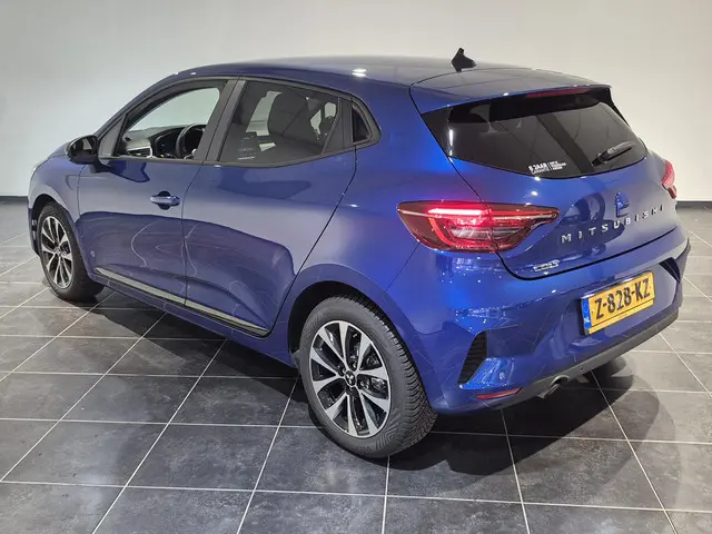 Mitsubishi Colt 1.0T Intense 2024 Benzine 6