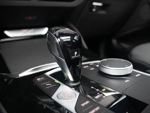 BMW X4 xDrive20i 2026 Benzine 12