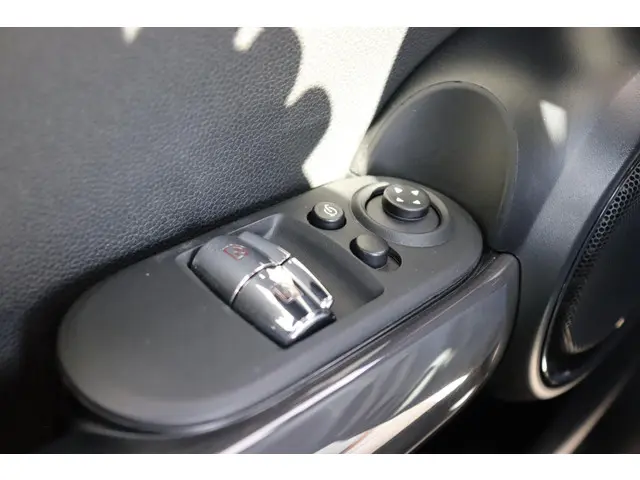 MINI Cooper Mini 1.5 2021 Benzine 25