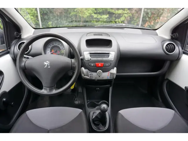 Peugeot 107 1.0 Access Accent / Airco / NAP / 2012 Benzine 16