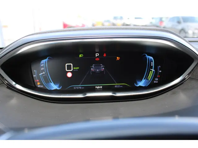 Peugeot 3008 1.6 HYbrid4 300 GT 2020 Hybride Benzine 17