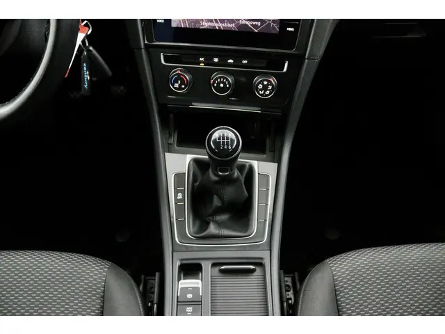 Volkswagen Golf 1.0 TSI Life antraciet 2020 Benzine 22