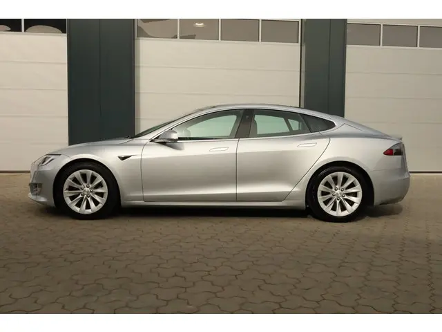 Tesla Model S 75D Base - AWD - Panorama 2018 Elektrisch 6