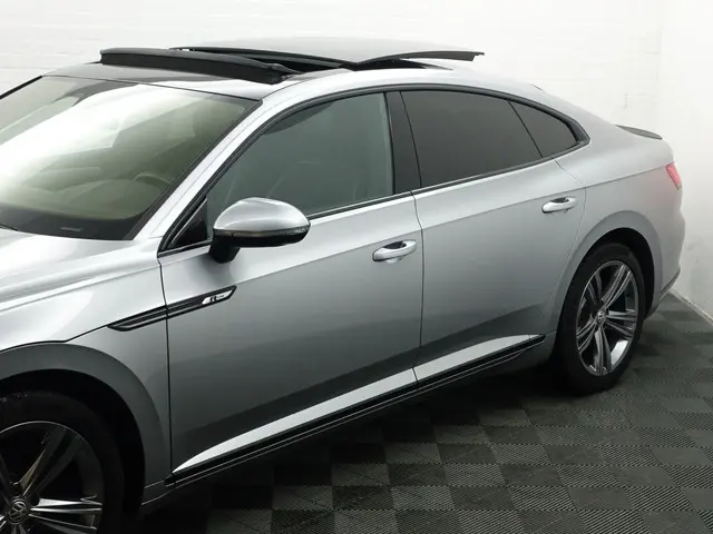 Volkswagen Arteon 1.5 TSI 180pk R Line Aut- 2019 Benzine 38
