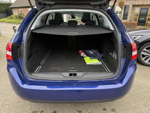 Peugeot 308 SW 1.5 BLUE LEASE PREMIUM 2020 Diesel 9