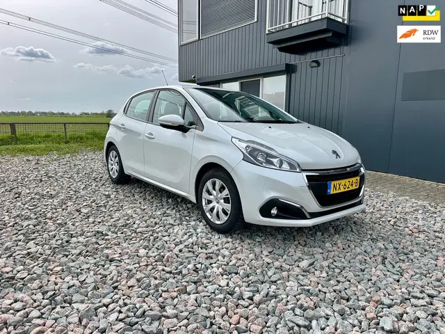 Peugeot 208 1.2 PureTech Blue Lion 2017 Benzine