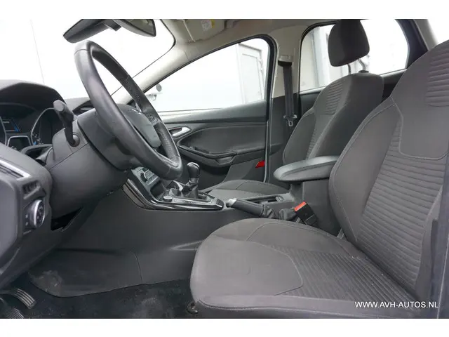 Ford Focus Wagon 1.0 Titanium 2016 Benzine 6