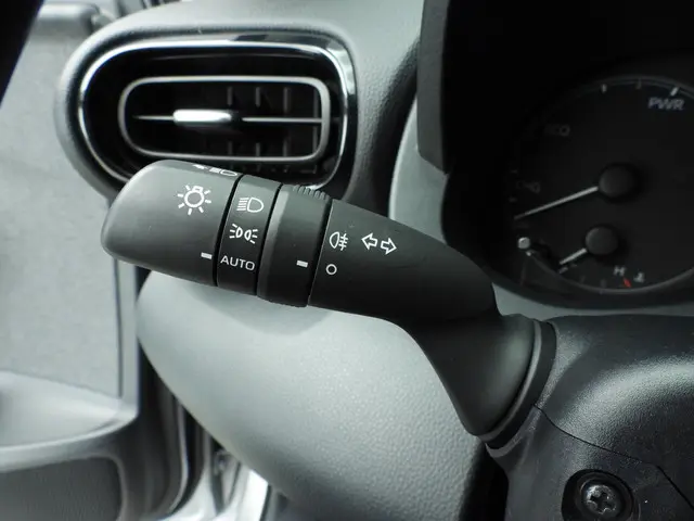 Toyota Yaris 1.5 Hybrid Active 2022 Hybride Benzine 22