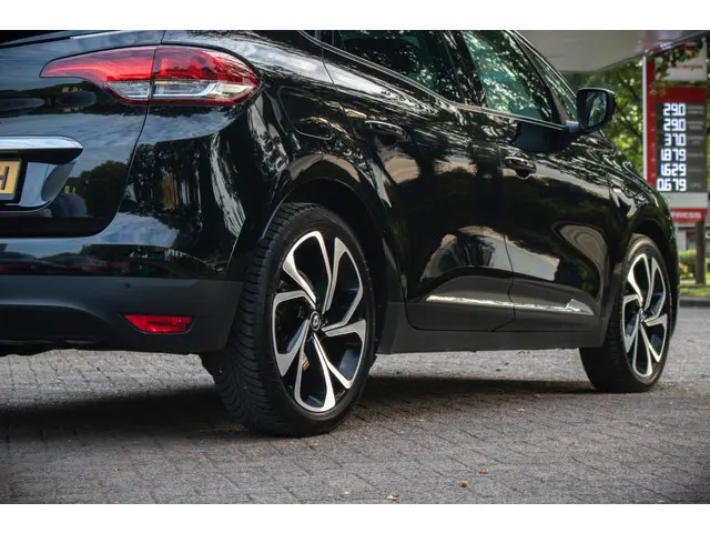 Renault Scénic TCe 130 Bose 2017 Benzine 12