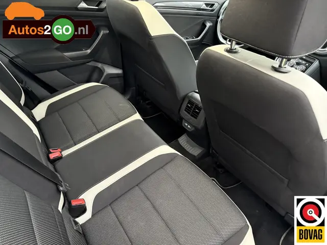 Volkswagen T-Roc 1.5 TSI Sport 2021 Benzine 32