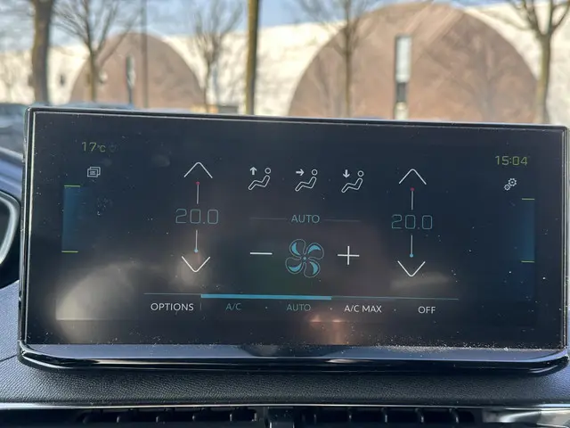 Peugeot 3008 1.6 HYbrid 225 GT 2023 Hybride Benzine 24