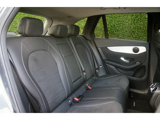 Mercedes-Benz GLC GLC 300 4M AMG line 2018 Benzine 22