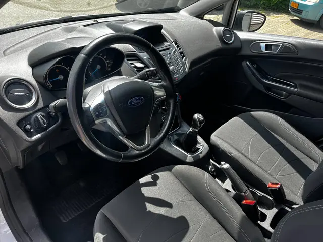 Ford Fiesta 1.0 White Edition 2015 Benzine 10