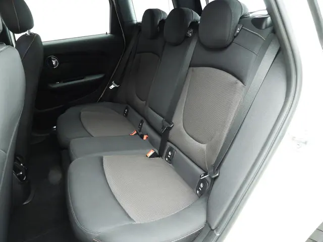 MINI Clubman 1.5 One Salt Business 2018 Benzine 8