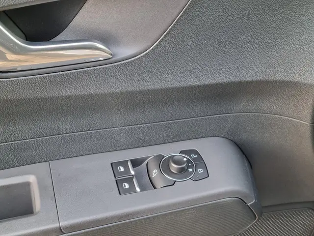 Ford Transit Courier 1.0 EcoBoost Limited 2024 Benzine 18