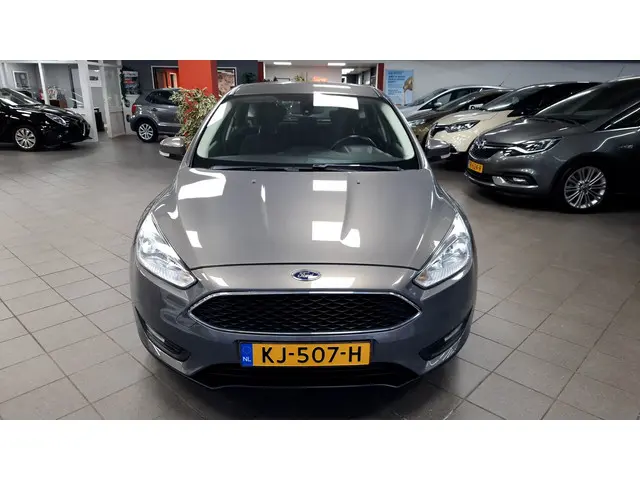 Ford Focus 1.0 Titanium Edition 2015 Benzine 2