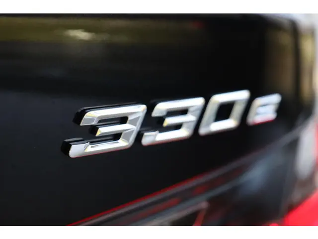 BMW 3 Serie Touring 330e 2026 Hybride Benzine 28