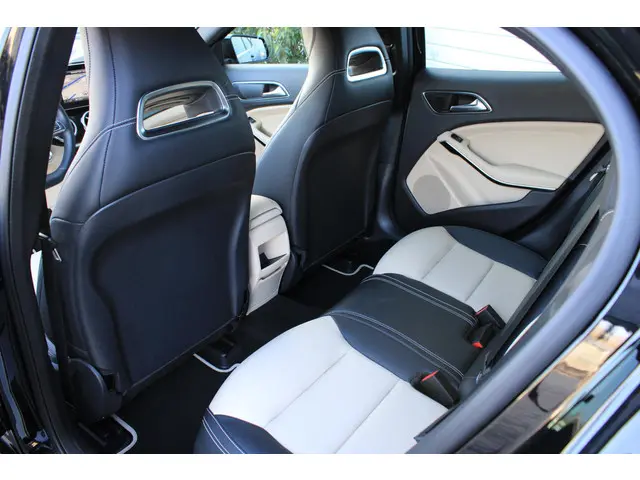 Mercedes-Benz GLA 250 AMG 2018 Benzine 30