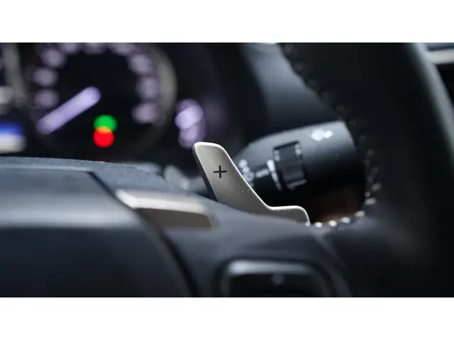 Lexus IS 300h Hybrid 2020 Hybride Benzine 20