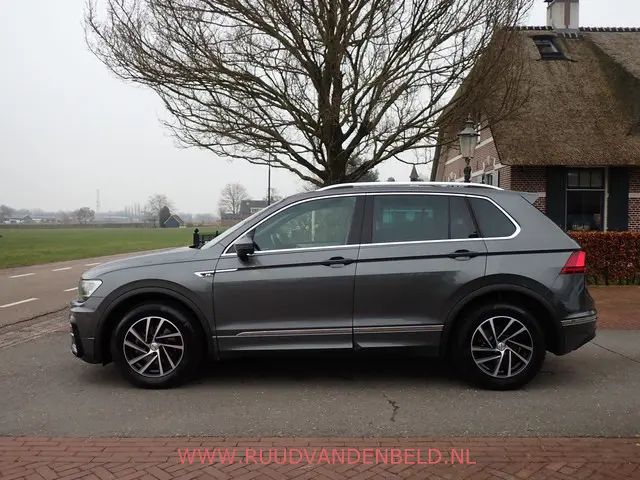 Volkswagen Tiguan 1.5 TSI ACT R-LINE 2020 Benzine 6