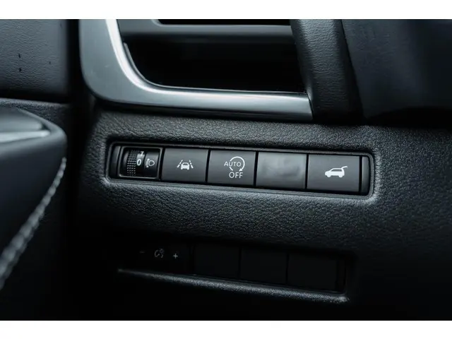 Nissan QASHQAI 1.3 MHEV N-Connecta 2022 Benzine 30