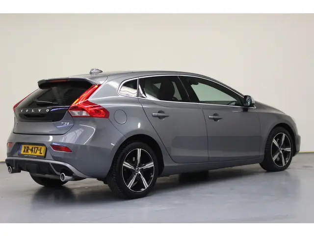Volvo V40 T3 Polar+ Sport Automaat 2019 Benzine 4