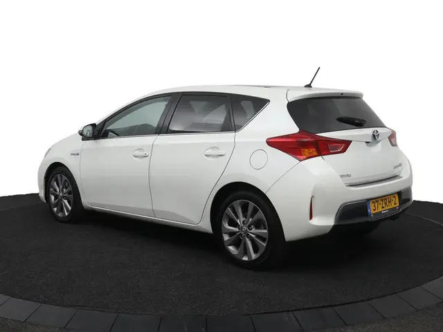 Toyota Auris 1.8 Hybrid Lease 2013 Hybride Benzine 12