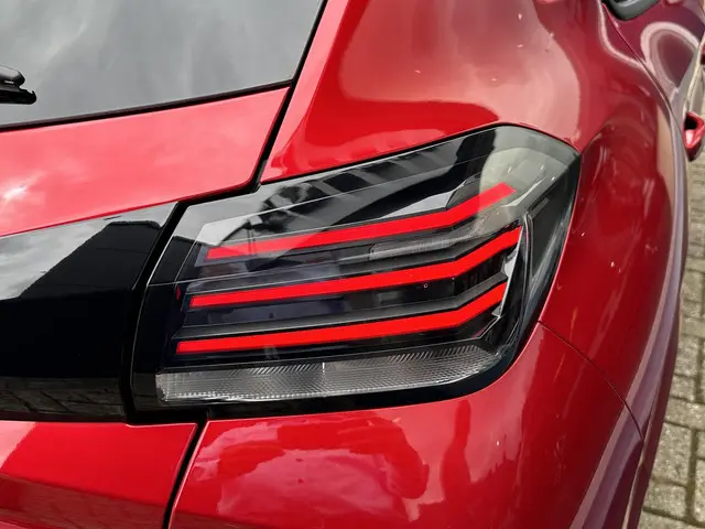 Peugeot 208 1.2 Turbo 100 PK Allure 2025 Benzine 18