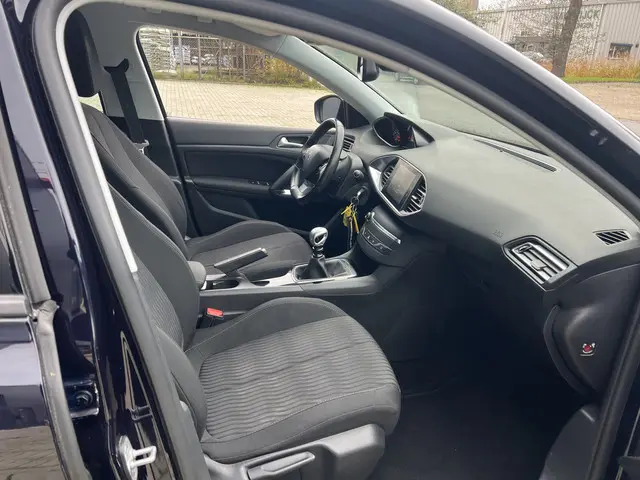 Peugeot 308 1.6 THP Active 2014 Benzine 19