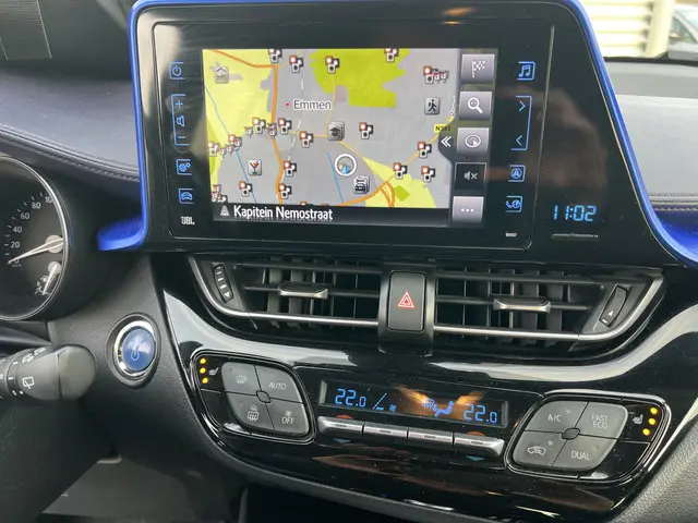 Toyota C-HR 1.8 Hybrid Bi-Tone 2018 Hybride Benzine 9