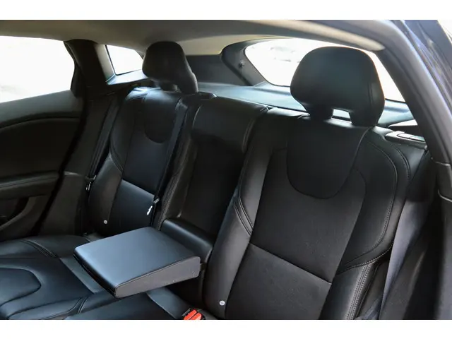 Volvo V40 1.5 T2 Polar+ 2019 Benzine 8
