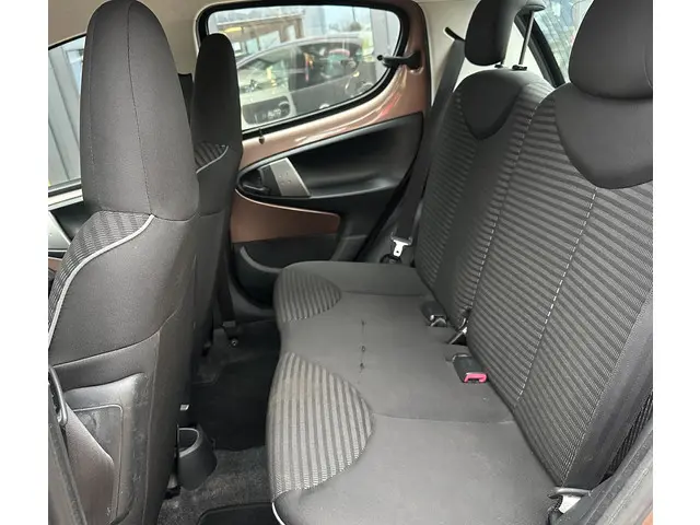 Peugeot 107 1.0 Active 2014 Benzine 14