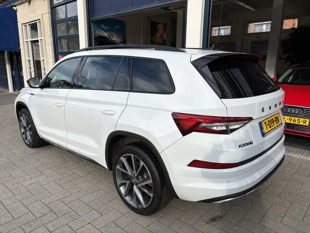 Škoda Kodiaq 1.5 TSI Sportline Business 2023 Benzine 4