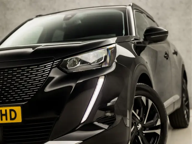 Peugeot 2008 1.2 PureTech Allure Sport 2021 Benzine 33