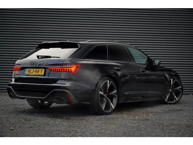 Audi RS6 A6 Avant TFSI quattro 2021 Benzine 4
