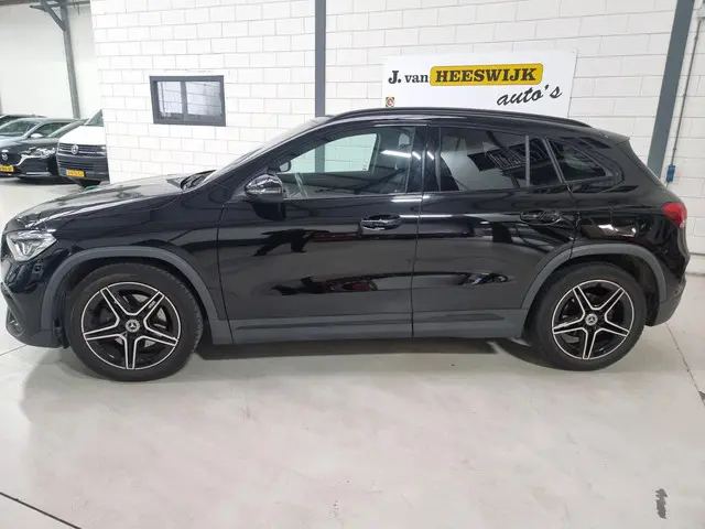 Mercedes-Benz GLA 200 Business Solution AMG 2021 Benzine 3