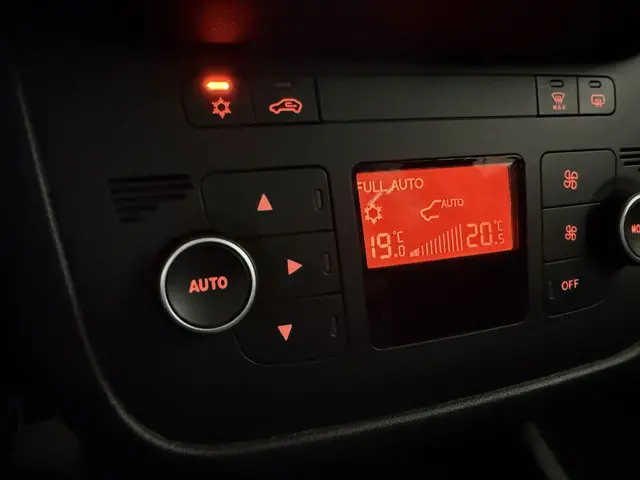 Fiat Punto 0.9 TwinAir Turbo 100 Lounge 2015 Benzine 14