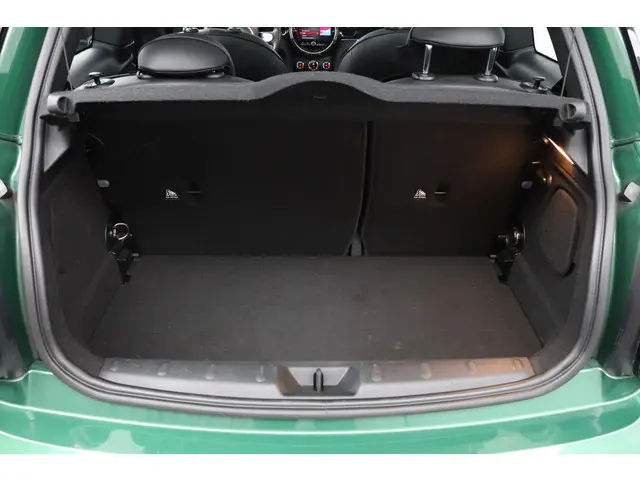 MINI Cooper 1.5 Camden Plus Edition 2023 Benzine 38